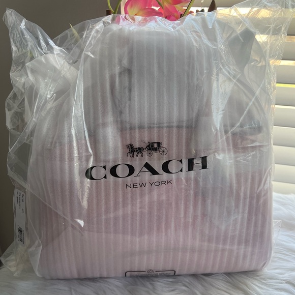 Coach Savannah Carryall large in powder pink - Picture 6 of 6